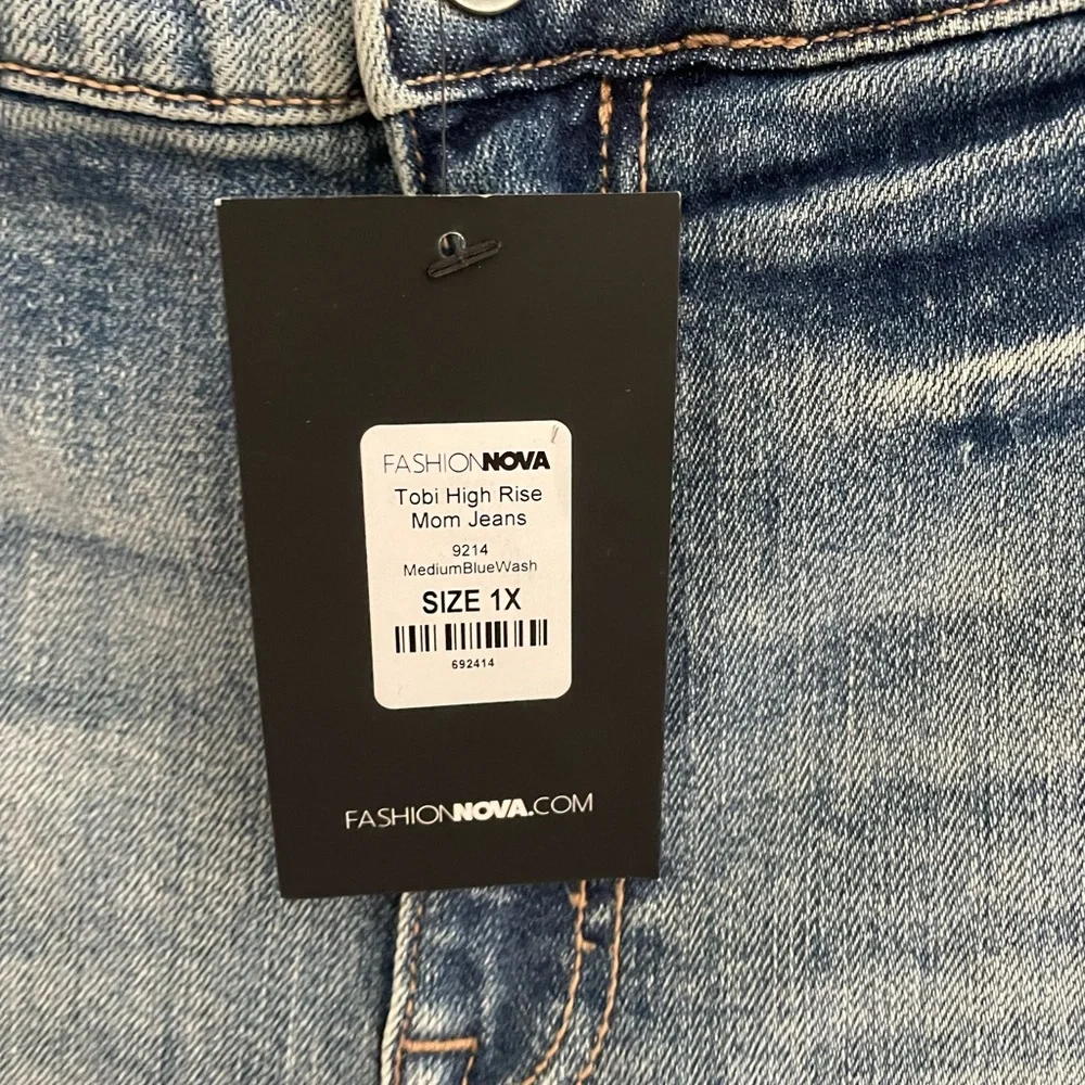 Plus High Rise Mom Jeans - Picture 5 of 5